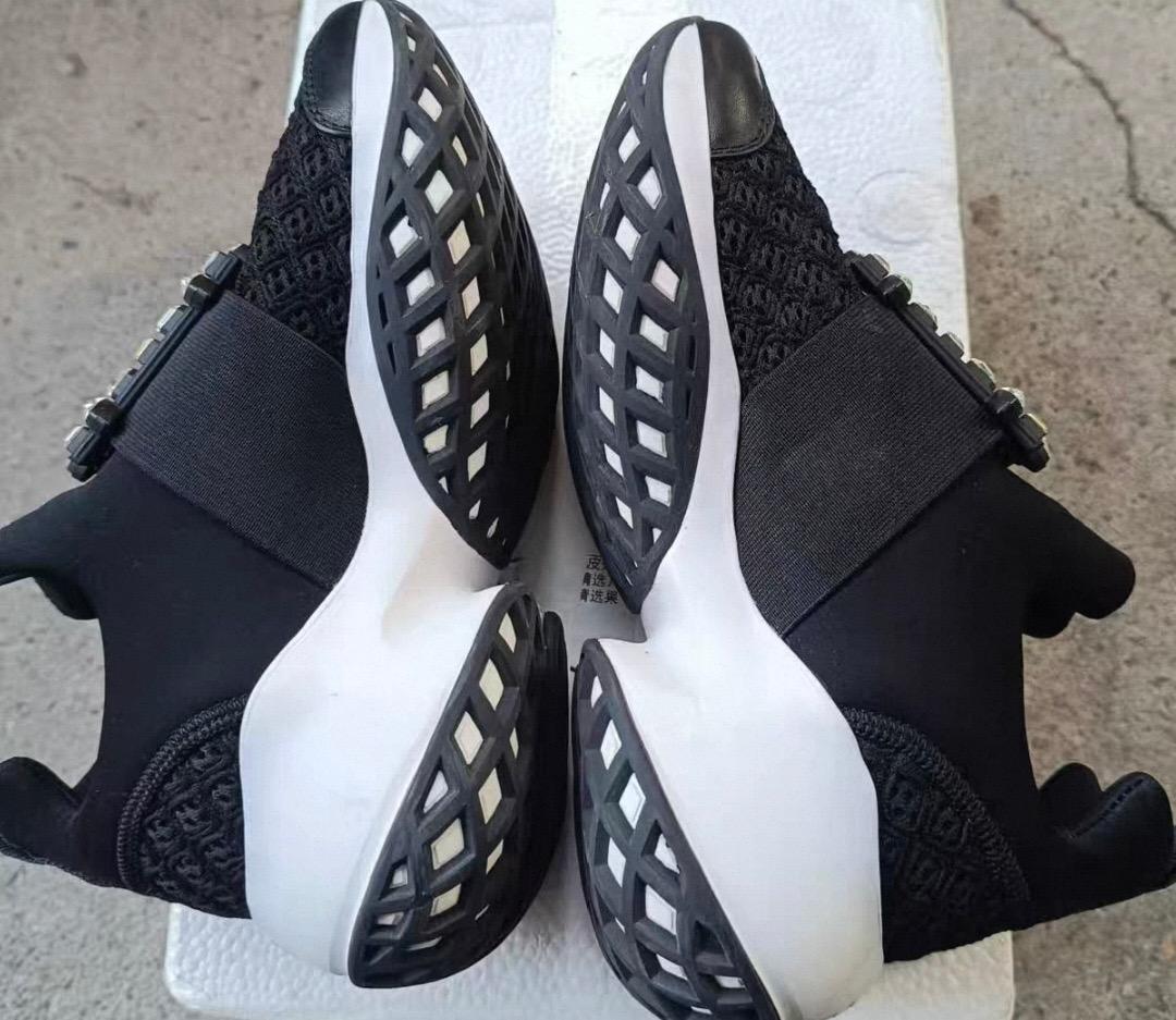 ROGERVIVIER ビジュー付き ブラックスニーカー