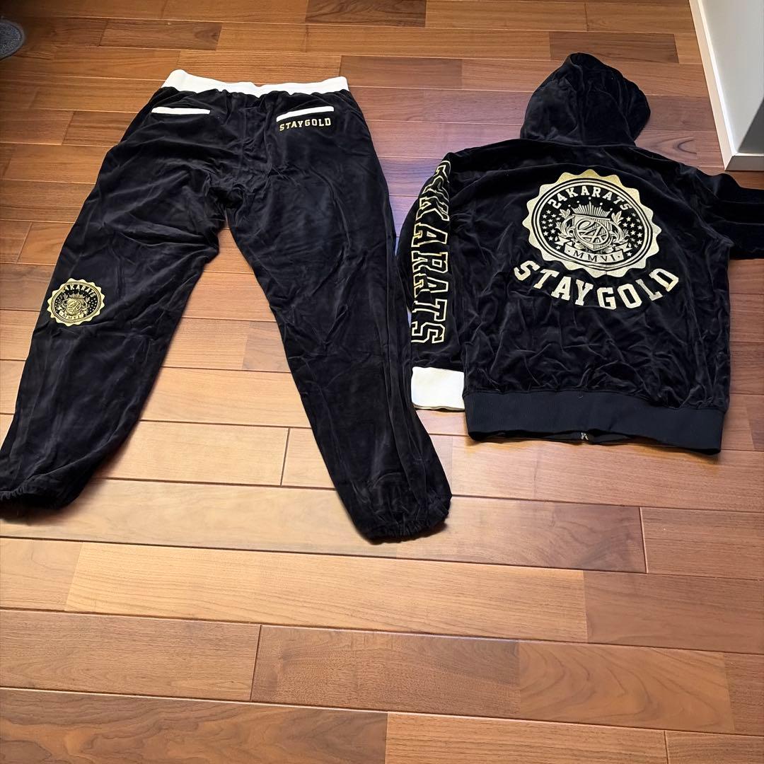 24KARATS ベルベット フード付きジャージ　ショートパンツ２枚