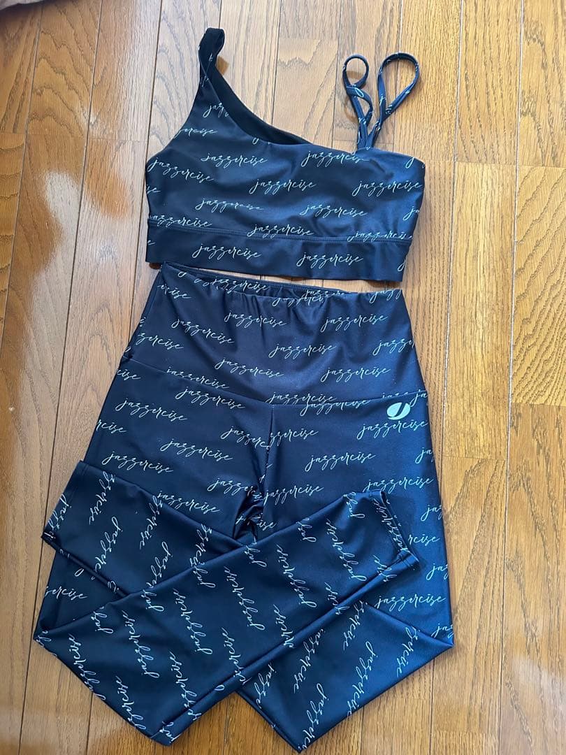 Onzie ジャザサイズ スポーツブラ＆レギンスセット