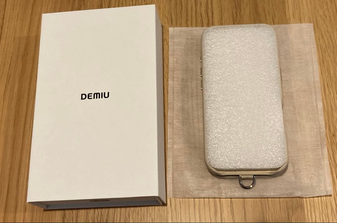 DEMIU GRACE iPhone17 ベージュ　グレイス　デミュー