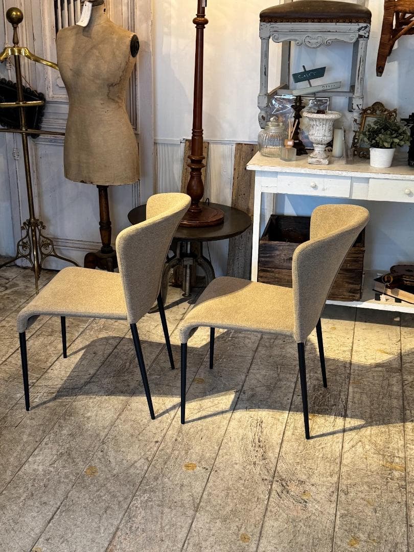 モデル展示 未使用品 ダイニングチェア２脚セット サンドベージュ布地CHERRY