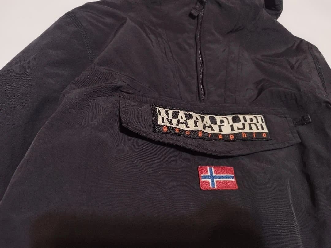 希少レア　NAPAPIJRI　ナパピリ　ウインドジャケット　黒　140 フリース