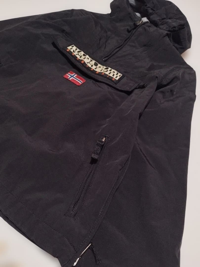 希少レア　NAPAPIJRI　ナパピリ　ウインドジャケット　黒　140 フリース