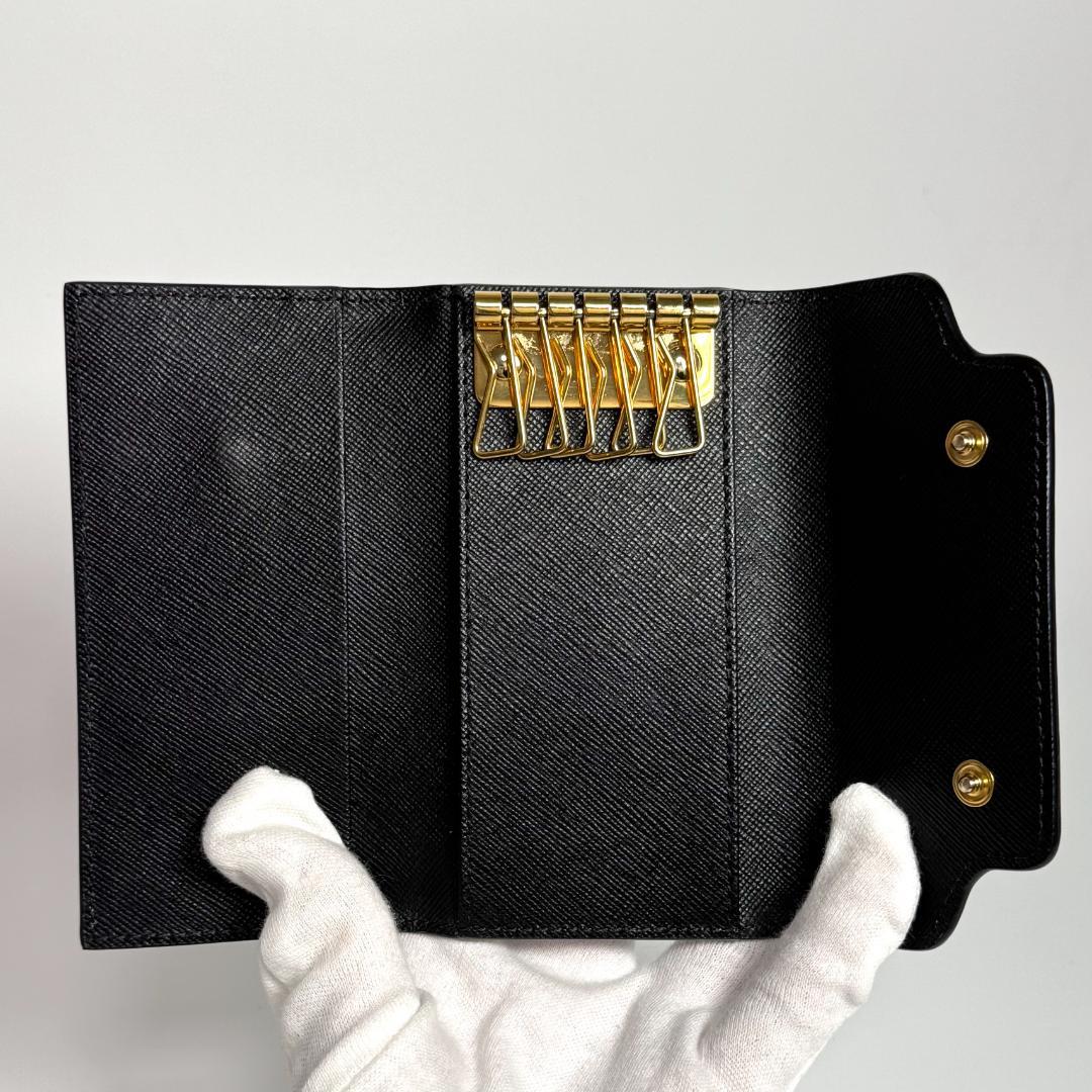 MARNI　マルニ　レザー　キーケース　ブラック　ゴールド　カードケース　財布