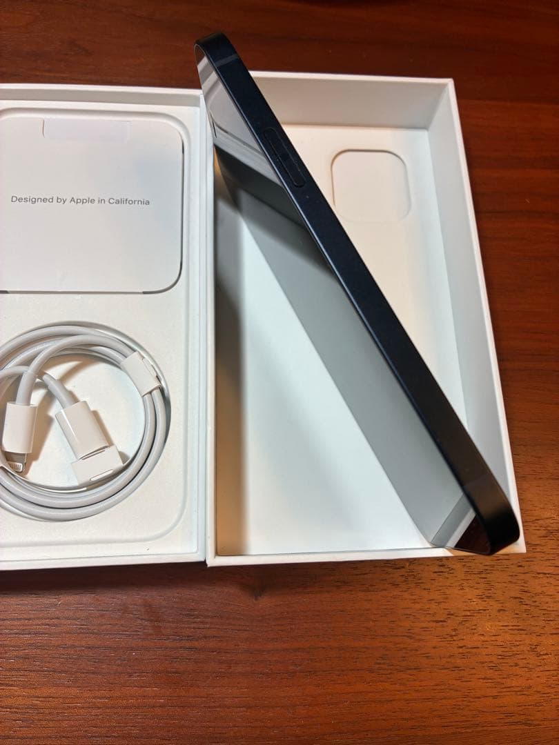 iPhone 12 ブラック64GB 【バッテリー81%】本体 充電ケーブル付き