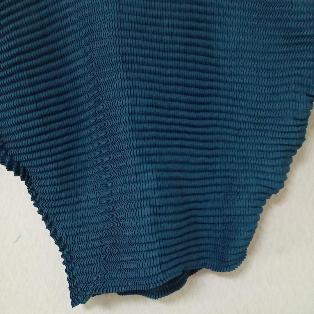 ISSEY MIYAKE　ウール混　ハイネック　ドルマントップス　鱗プリーツ