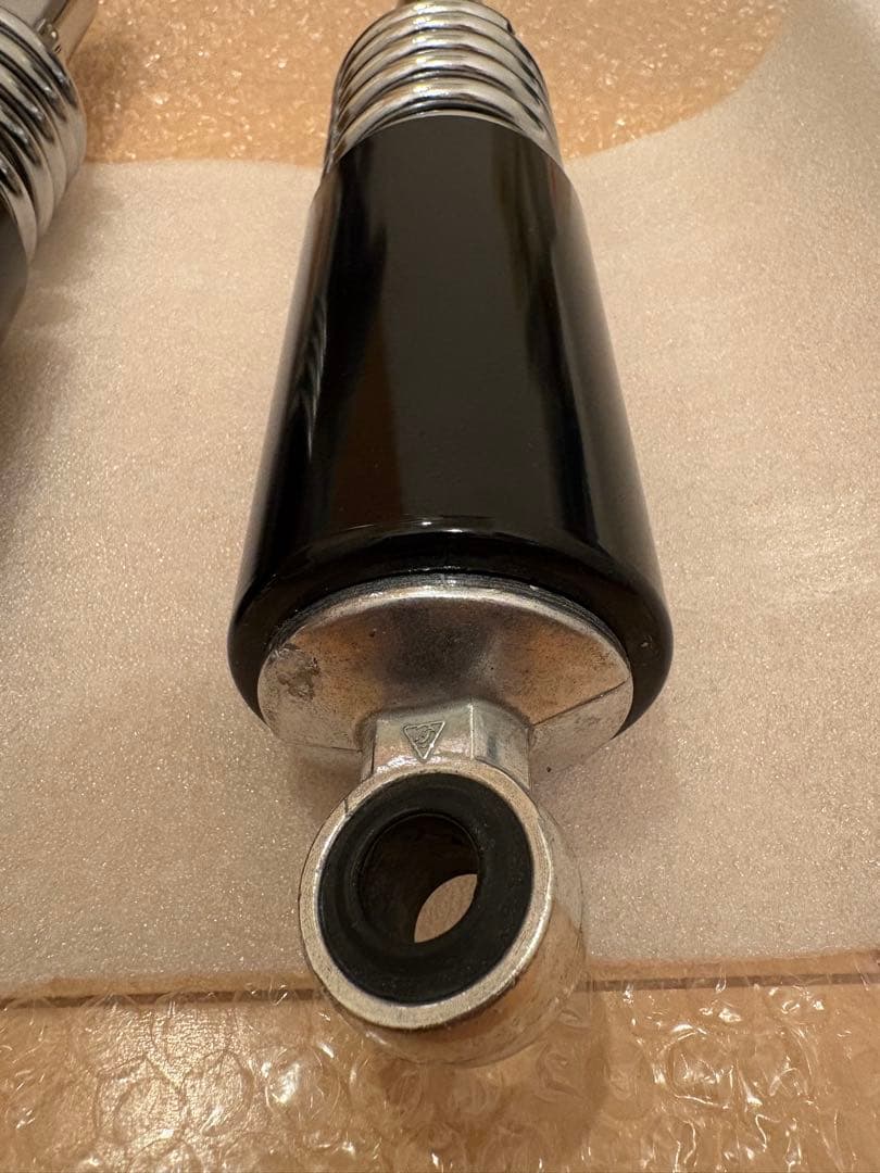 2%erハーフカバークラシカルリアショック　 W400/W650/W800用