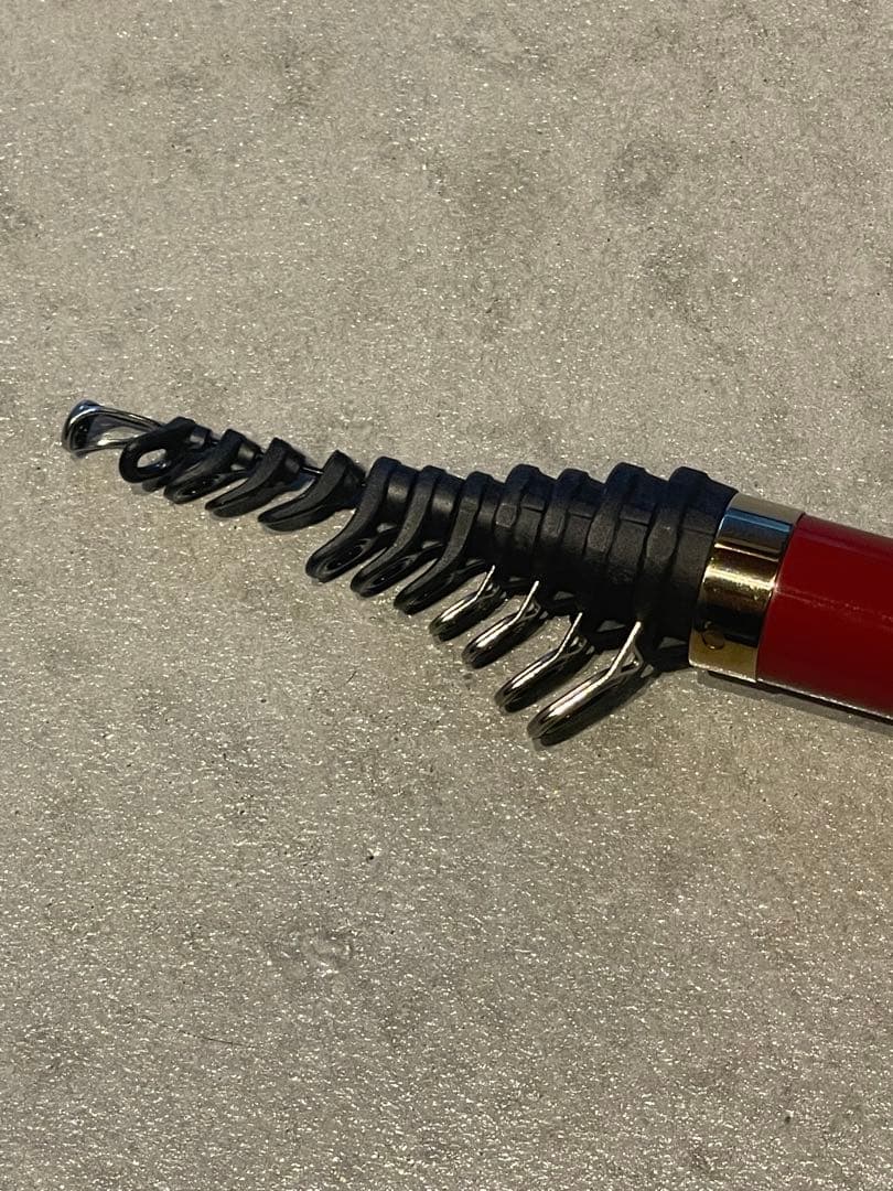 がま磯アルデナ1号　カーボン製 黒/赤