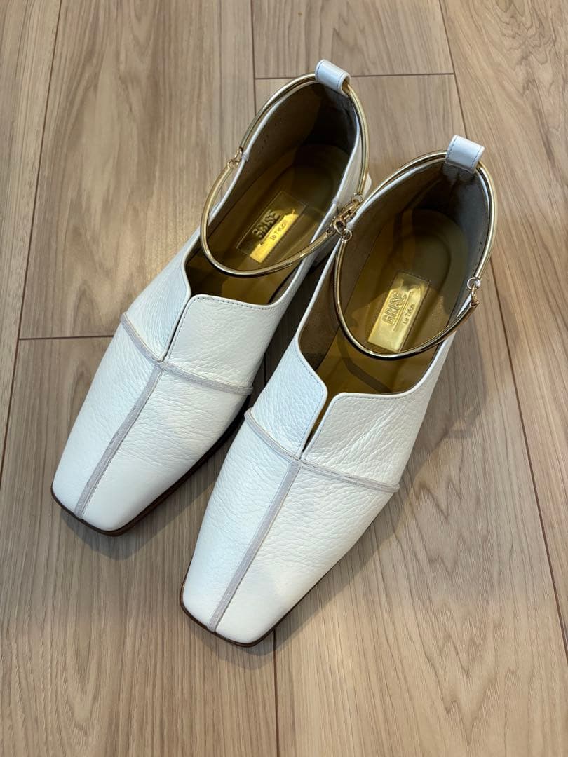 Le Talon GRISE レザーフラットシューズ