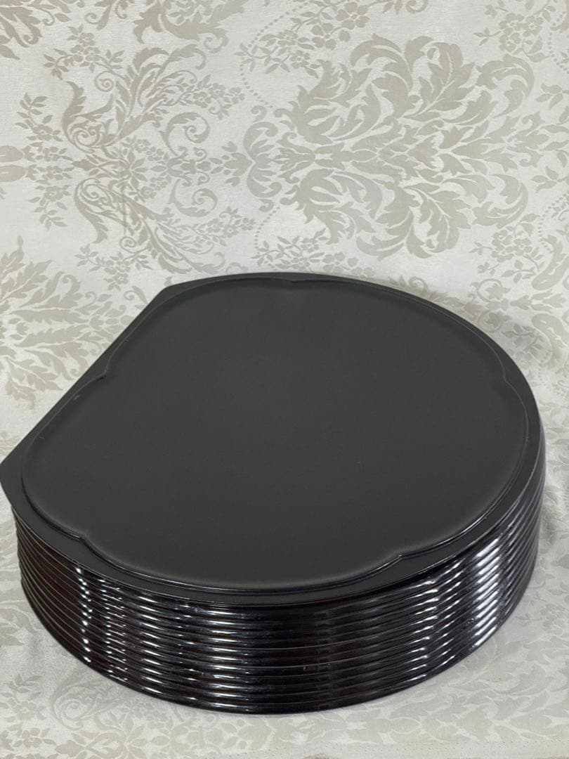 【ほぼ美品】懐石盆　半月盆　縁起の良い梅の花型　リバーシブル12枚セット