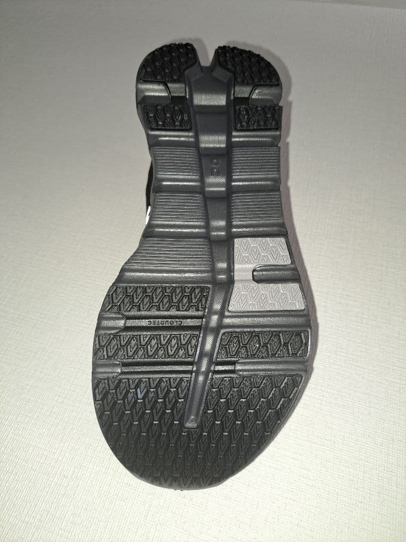 on 未使用クラウドランナー 2 ウォータープルーフ レディース24　黒　防水