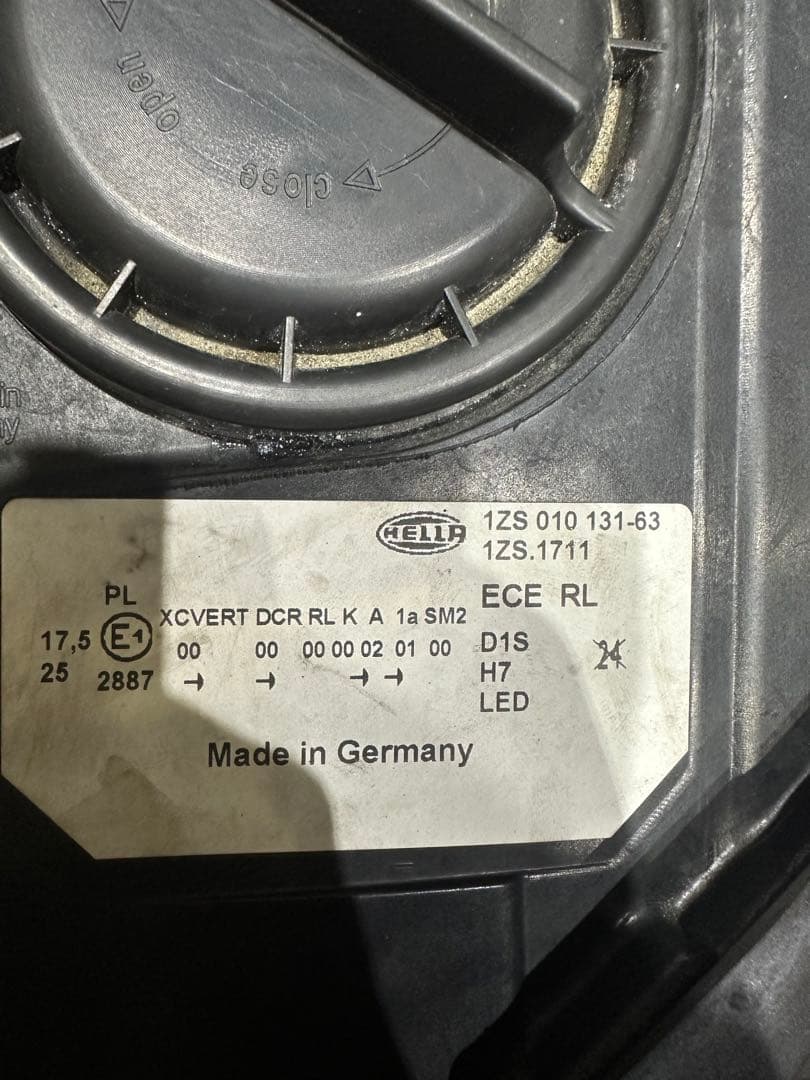  F10 Mスポーツ(23年式)純正ヘッドライト