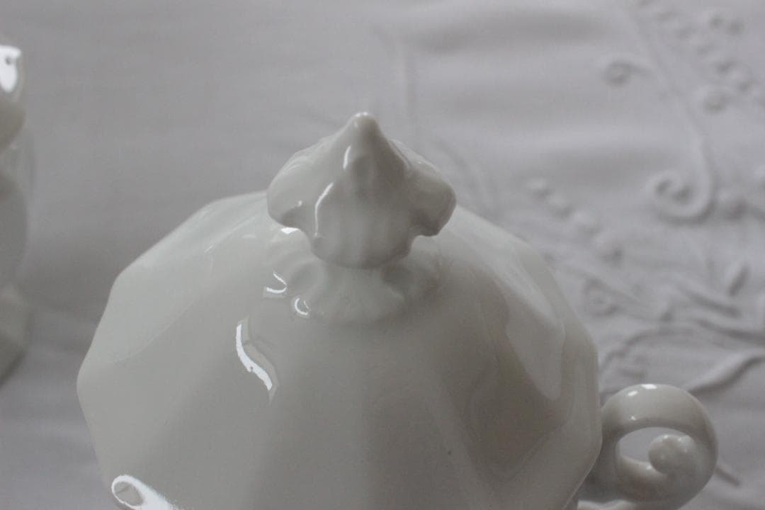 お花のクリームポット【ポ・ア・クレム】ポーセレン白磁器 /フランスアンティーク