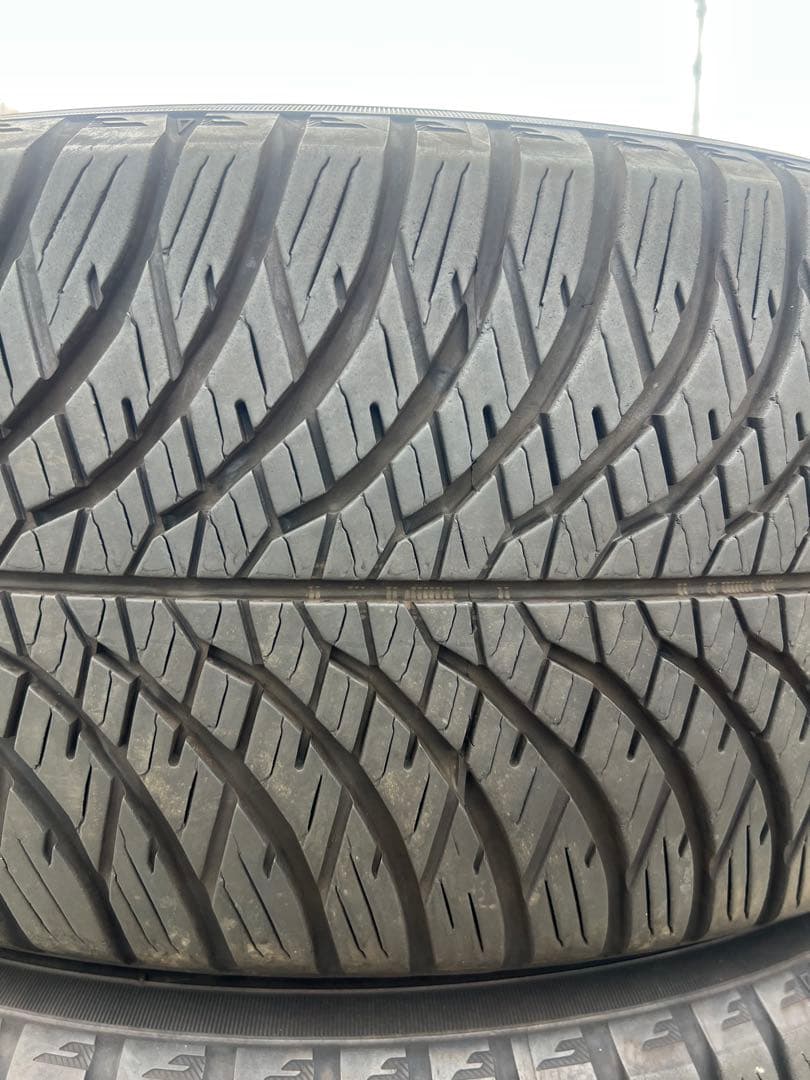ヨコハマ　ブルーアース　4S aw21 215/60r17 24年製　バリ山