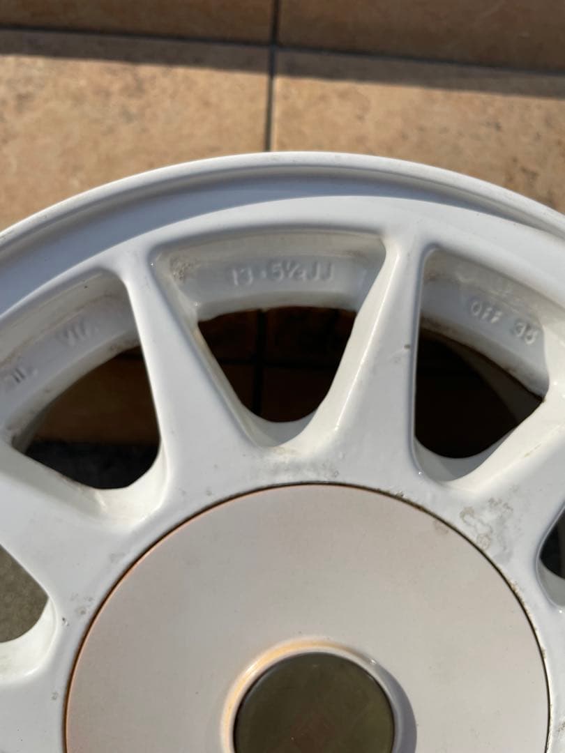 13インチ　pcd100 4穴