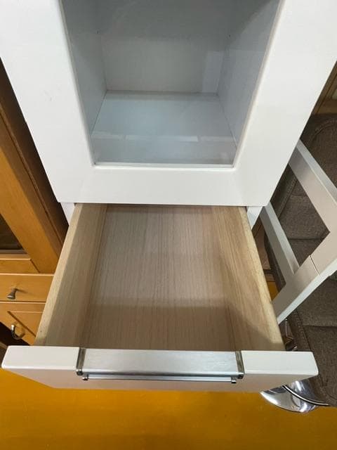 エナメルホワイト　スリムタイプ食器棚