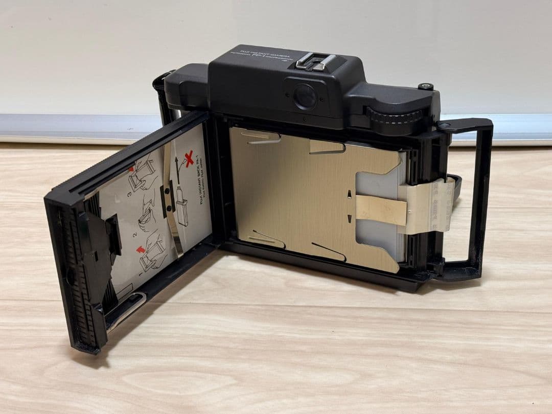 FUJI インスタントカメラ 1:5.6 f=105mm FP-1