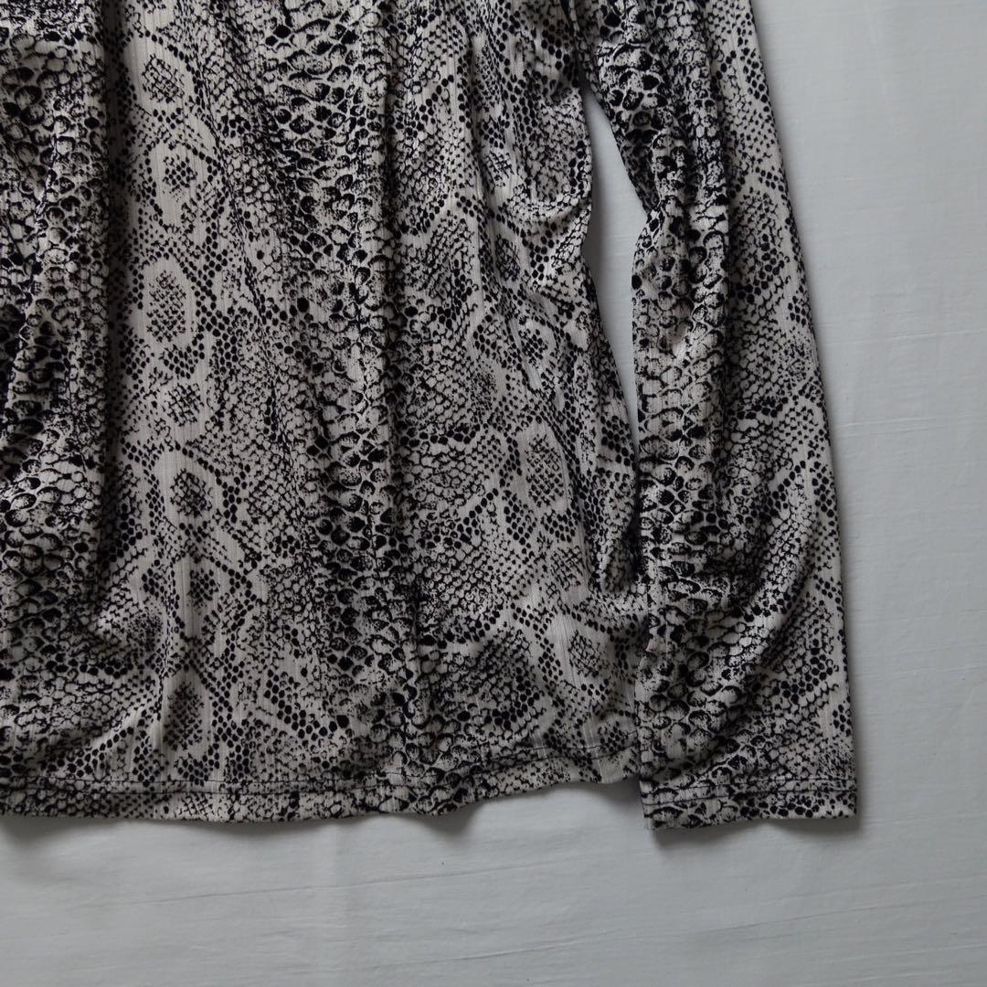 トップス Tornado Mart Python V-neck Long Sleeve T