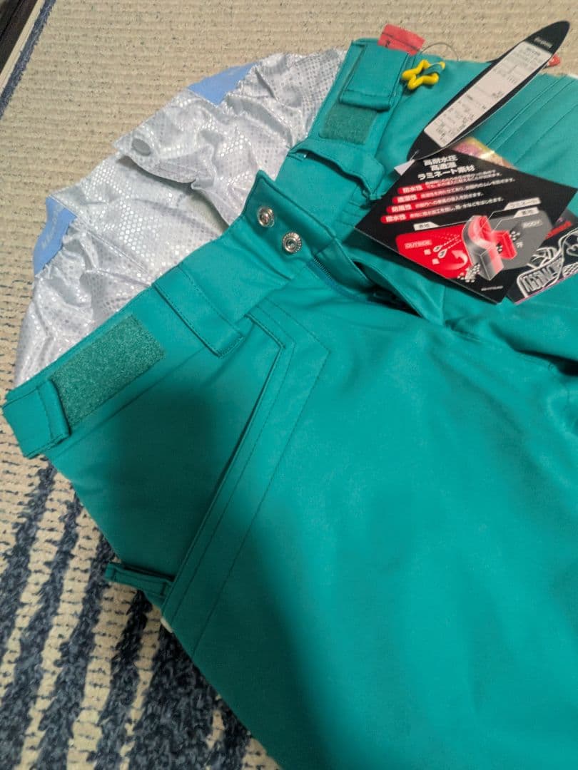 スキーウエア　上ROXY　下Kissmark　Sサイズ　定価５万円相当