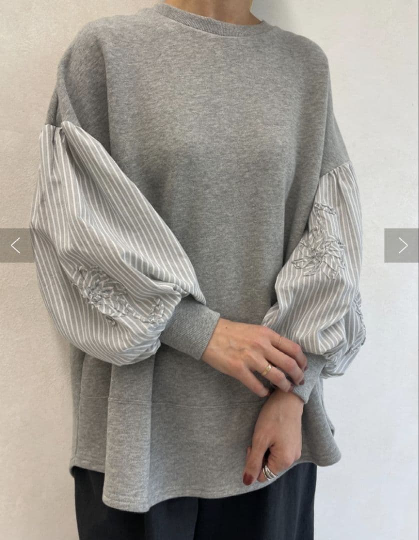 ビアズリー 袖パフトレーナー グレー 花柄