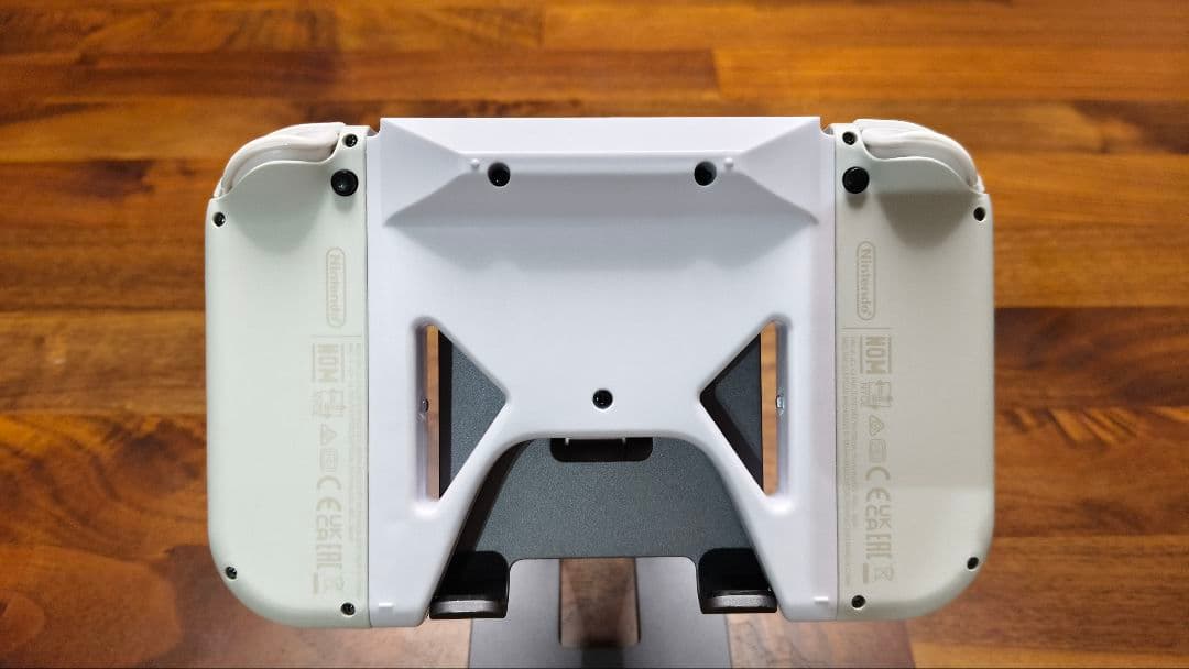 【6月中】Joy-Con MagSafeアタッチメントコントローラー　白