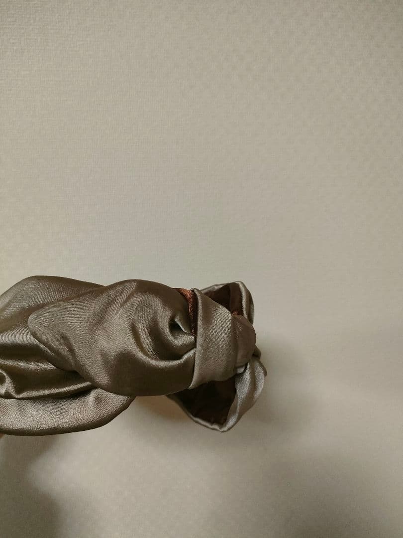 ラ·マジョリーナ　LA MAJORINA　ベージュサテン