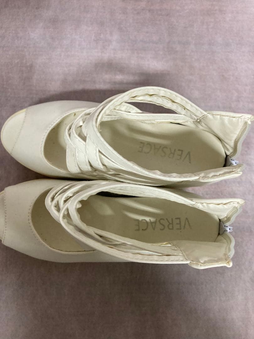 versace ホワイトオープントゥプラットフォームシューズ