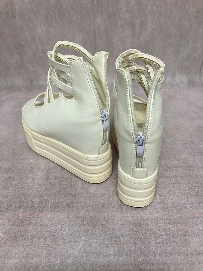 versace ホワイトオープントゥプラットフォームシューズ