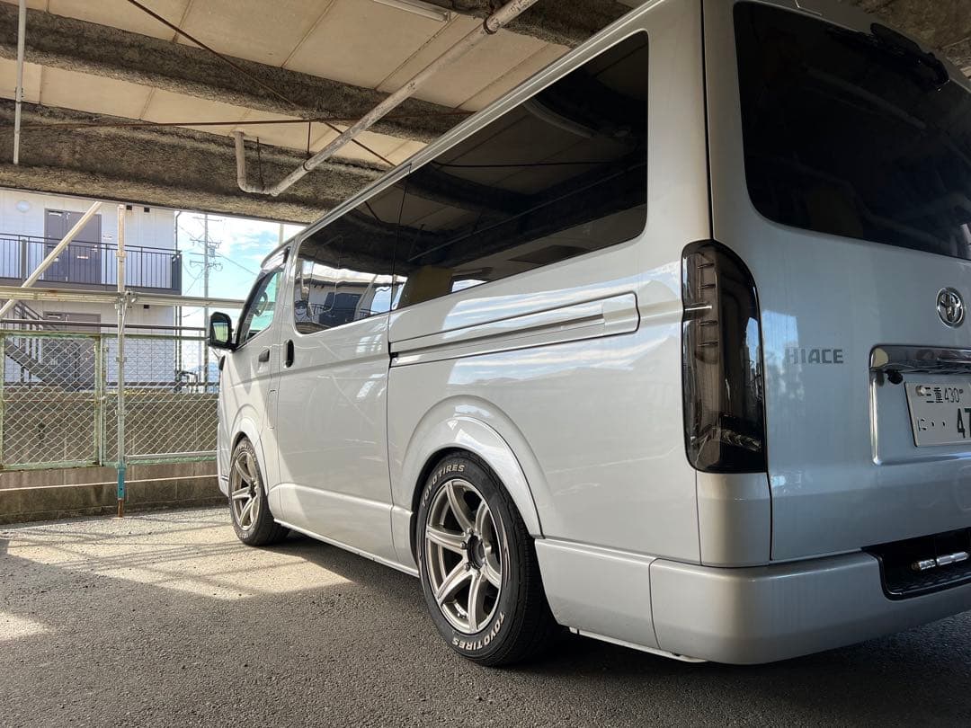 200ハイエース　オーバーフェンダー