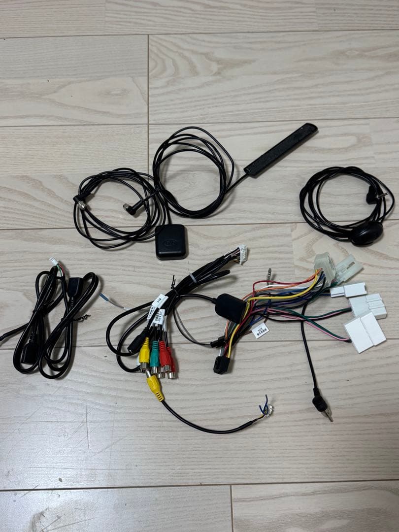 プリウス30 カーナビ6G 128G　10インチ