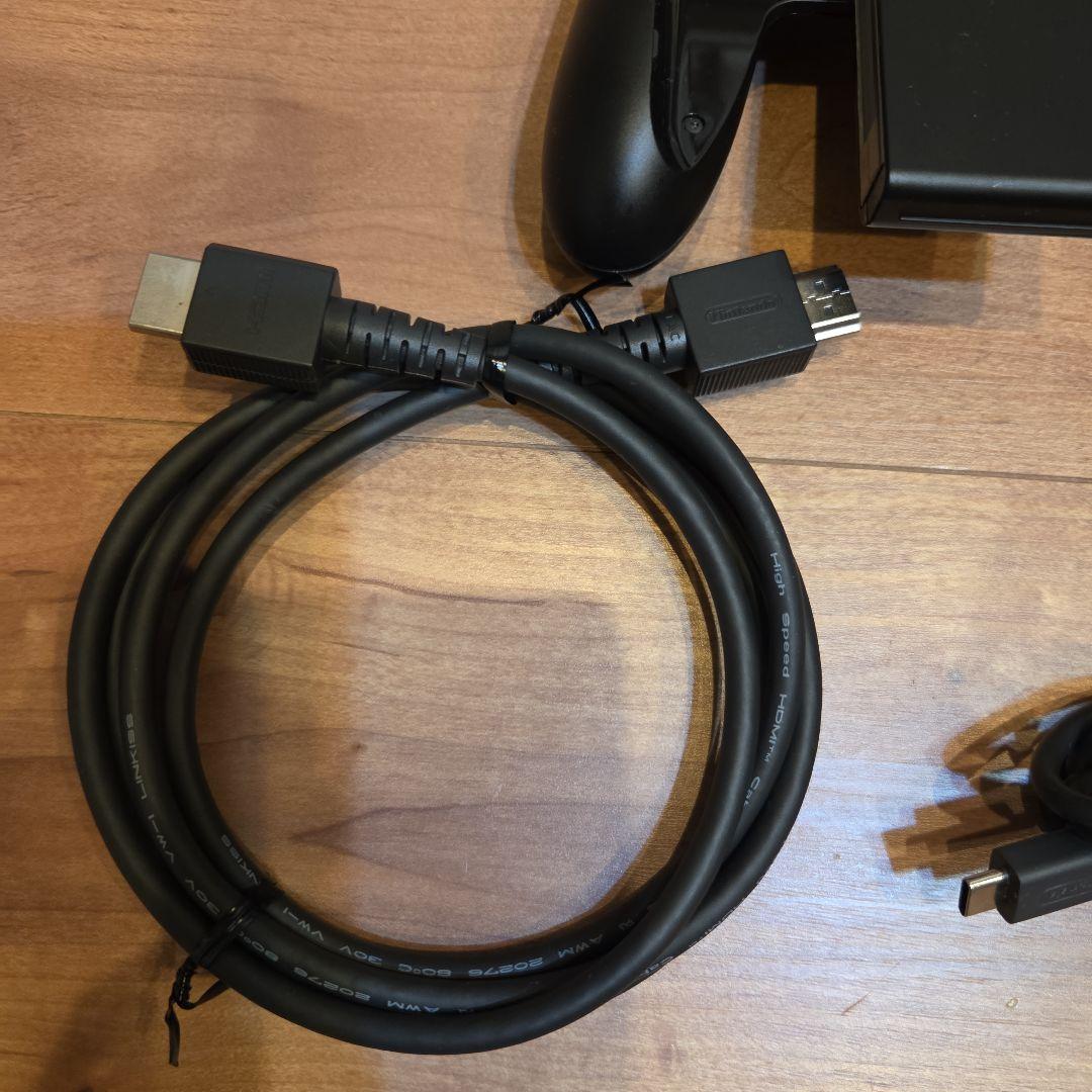 任天堂Switch スイッチ 本体 　バッテリー強化版