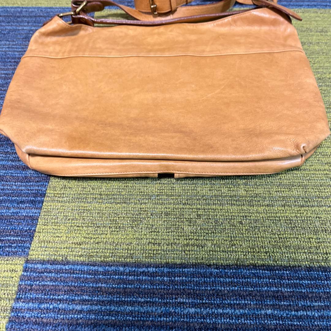 IL BISONTE ベージュレザー バッグ