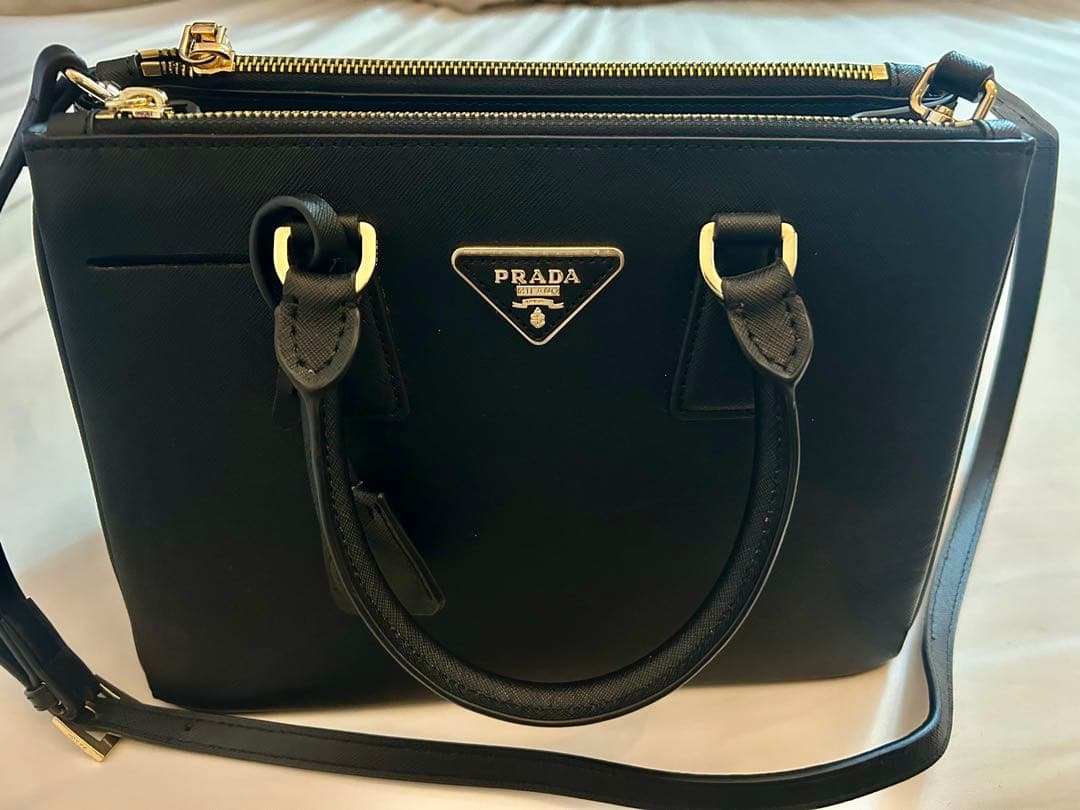 ブラック レザー ショルダーバッグ