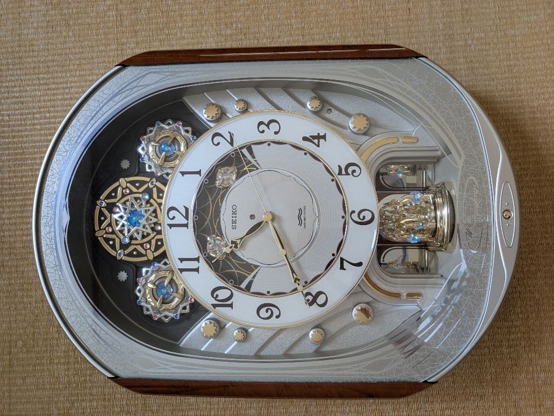 【美品】SEIKO 電波掛時計 クリスタル装飾