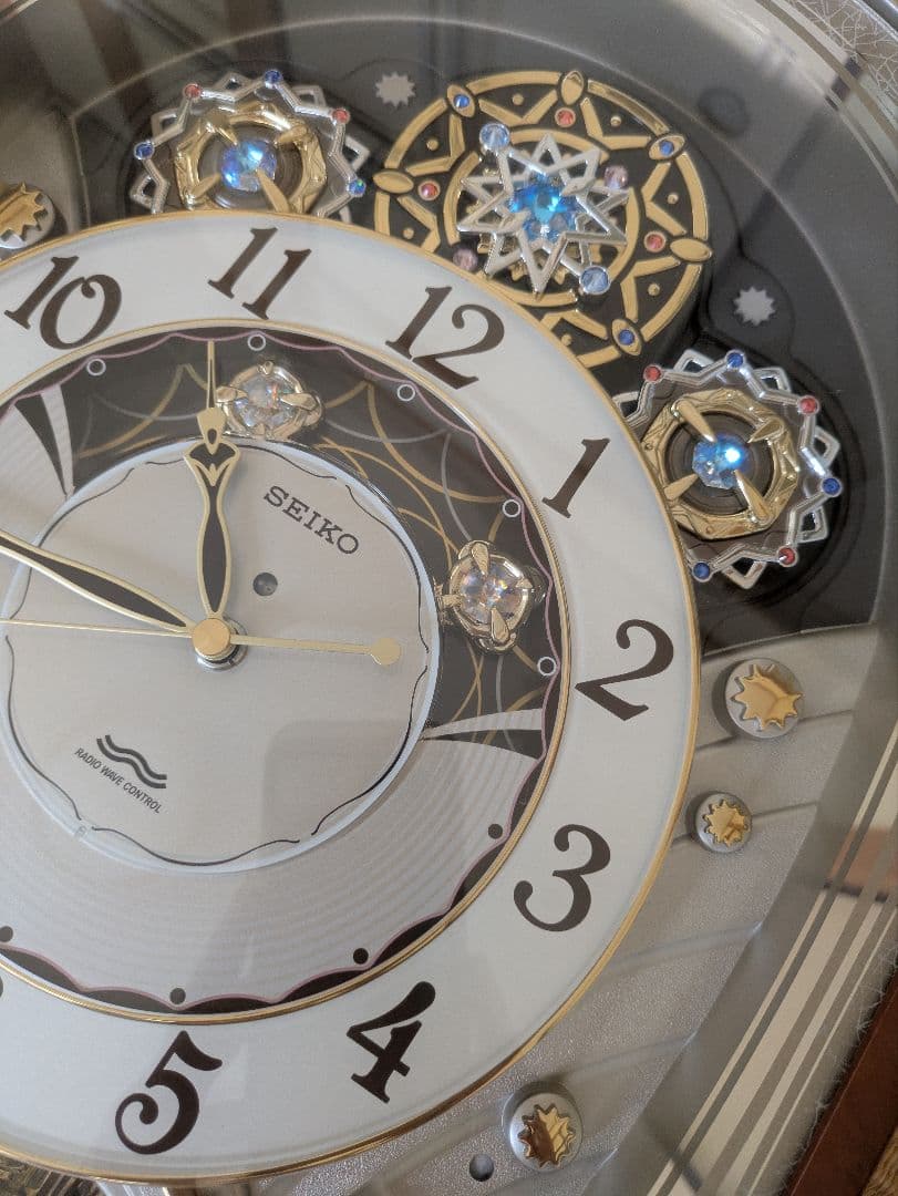 【美品】SEIKO 電波掛時計 クリスタル装飾
