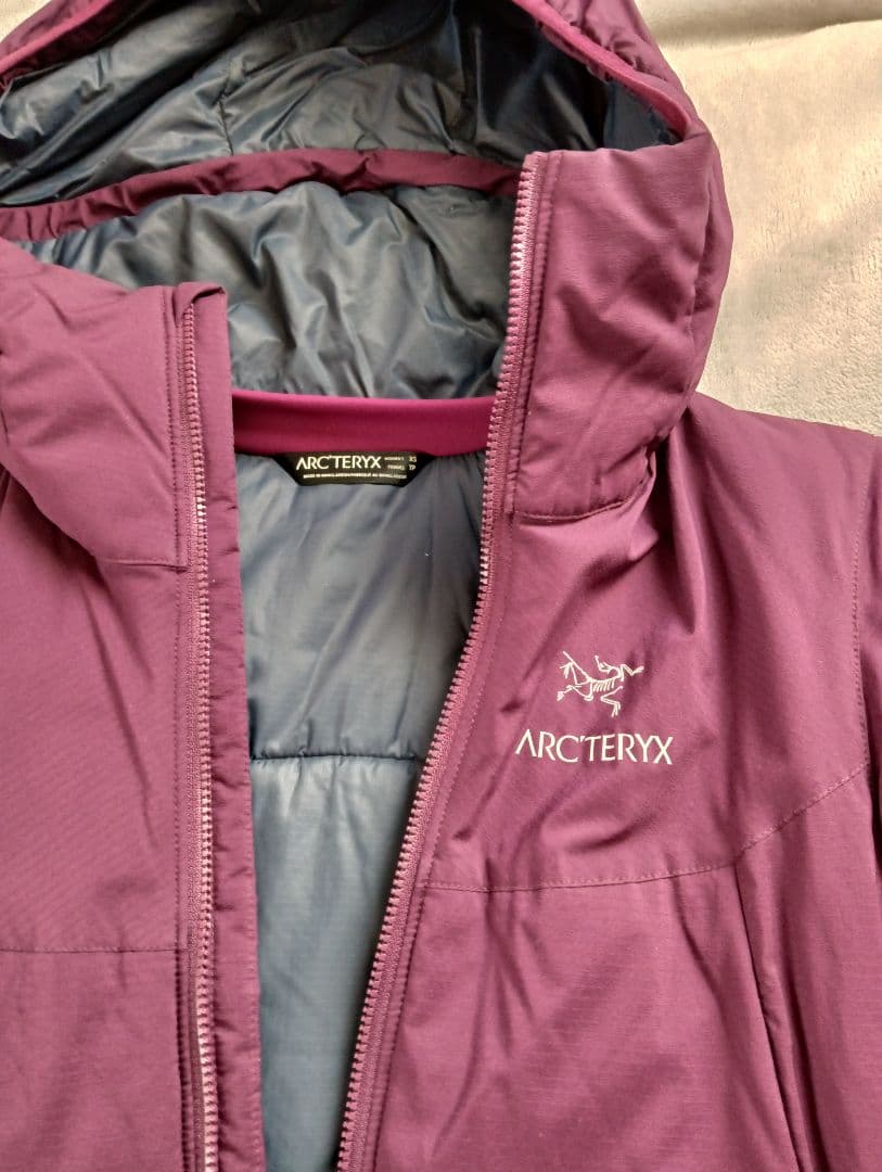 ARC'TERYX　アトムARフーディ　XS