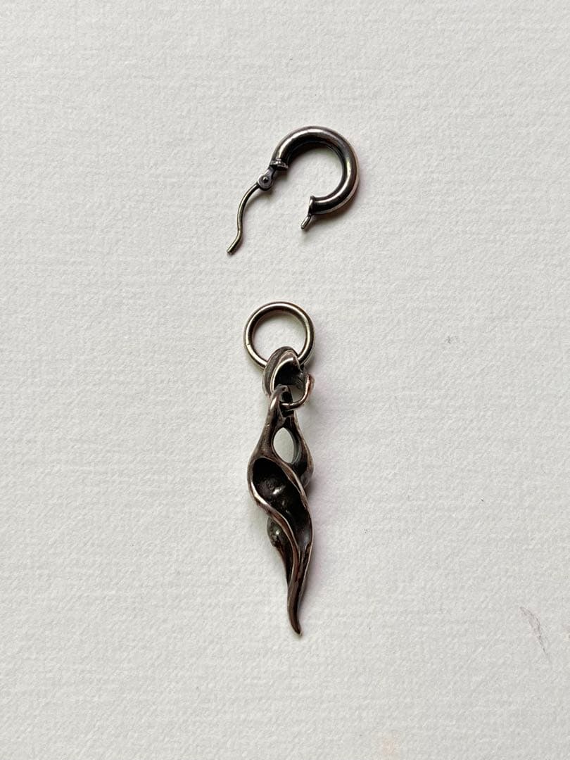 GACKT シルバーアクセ　ピアス　ダイヤ　DARTS