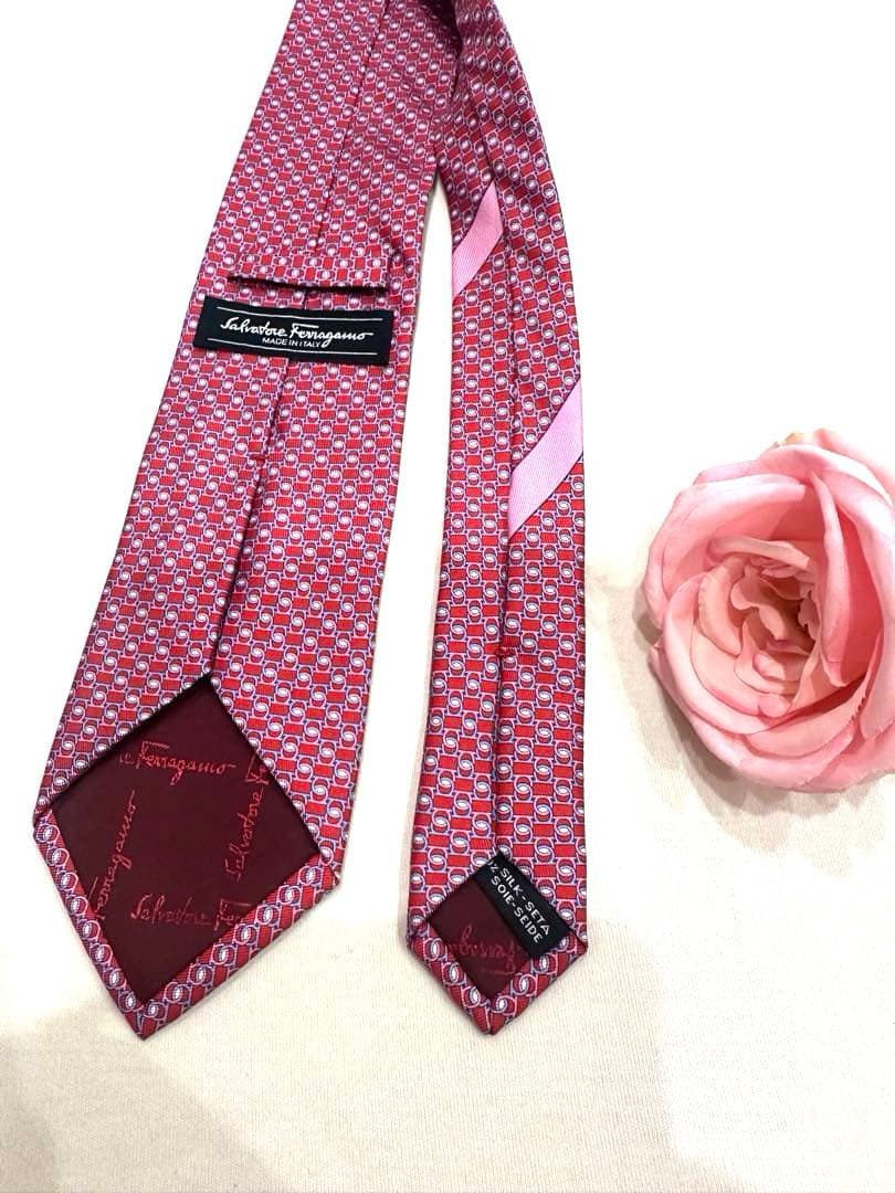 新品　未使用　美品　フェラガモ ネクタイ 2本セット