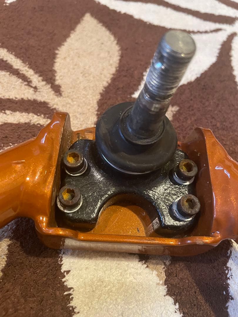 スキッドレーシング　フロントアッパーアーム マークX、クラウン等