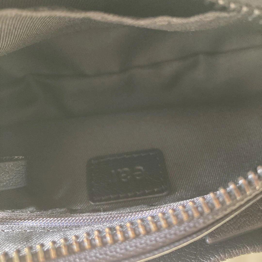 イアパピヨネショルダーバッグ