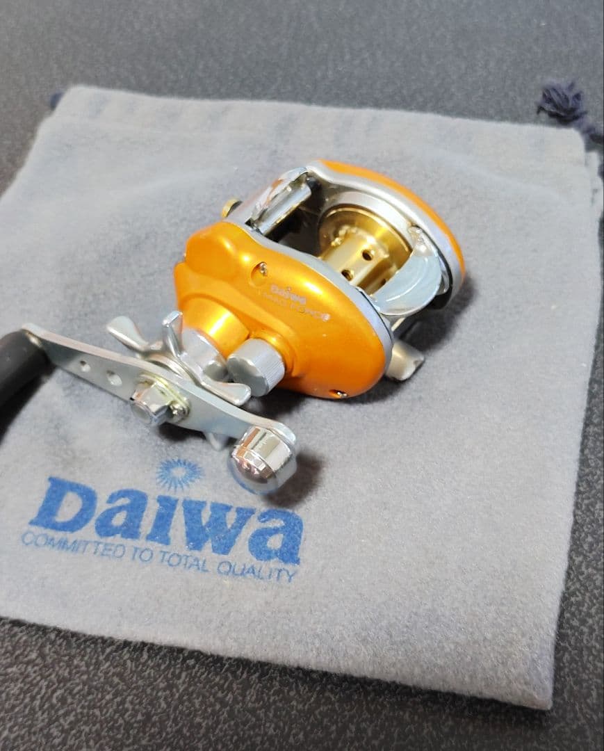 Daiwa SMAK 100L スマック 100L ダイワ （ポーチ付き）