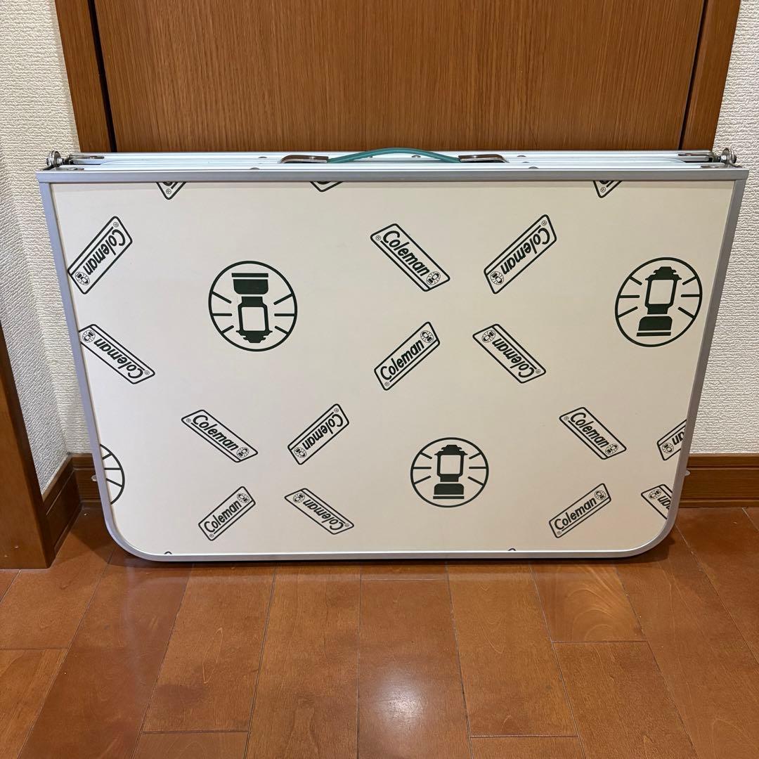 Colemanコールマン フォールディングテーブル 三つ折り