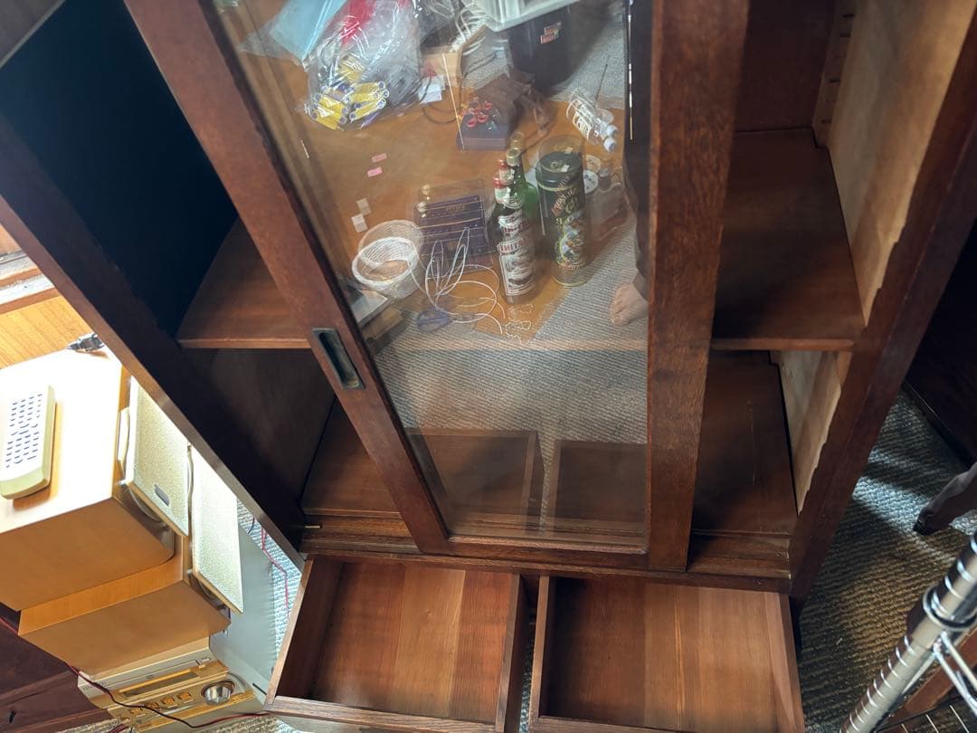 大幅ねさげ　木製ディスプレイキャビネット ガラス扉付き　引戸　本箱　送料無料