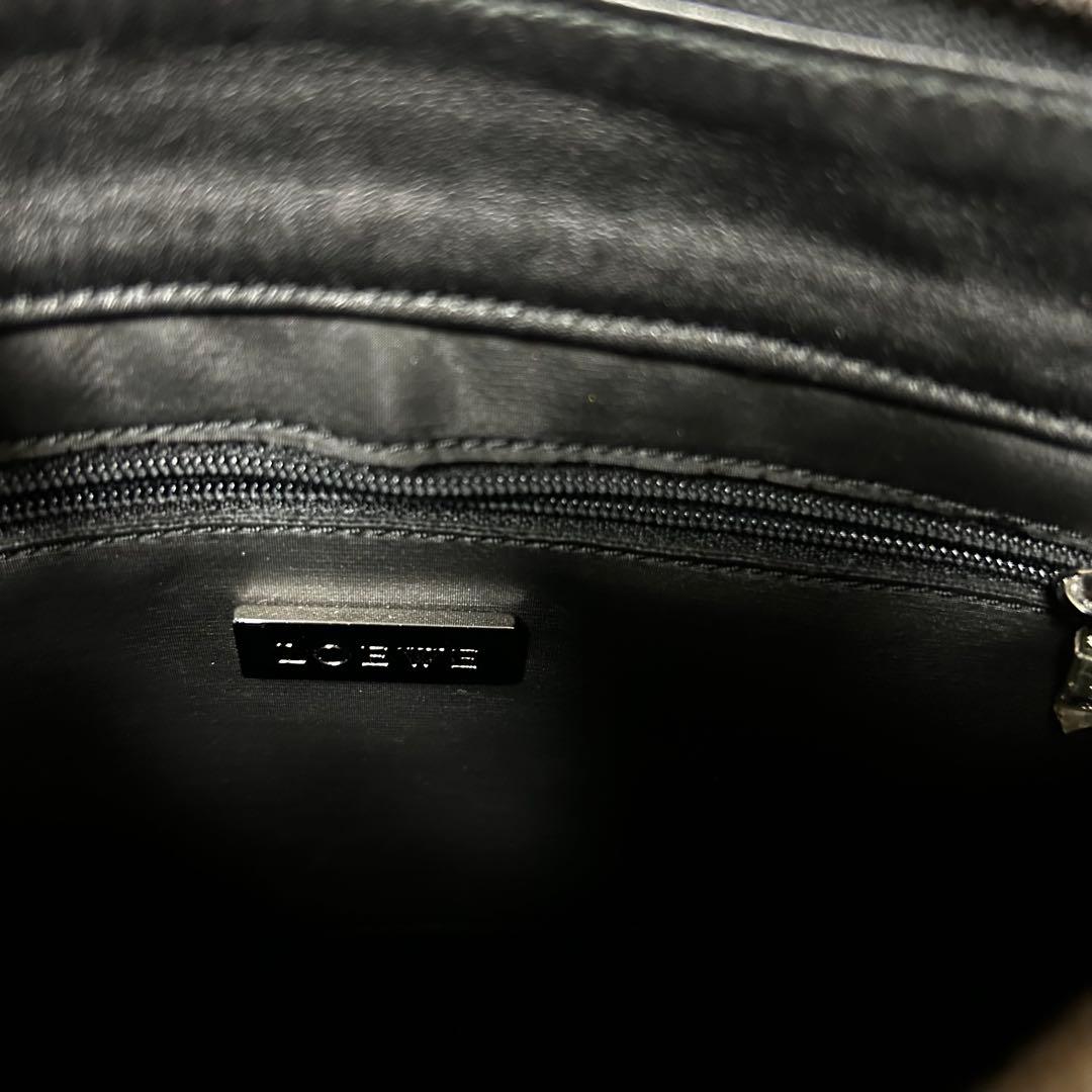 レイくんLOEWE ロエベ リピートアナグラム ショルダーバッグ ブラック