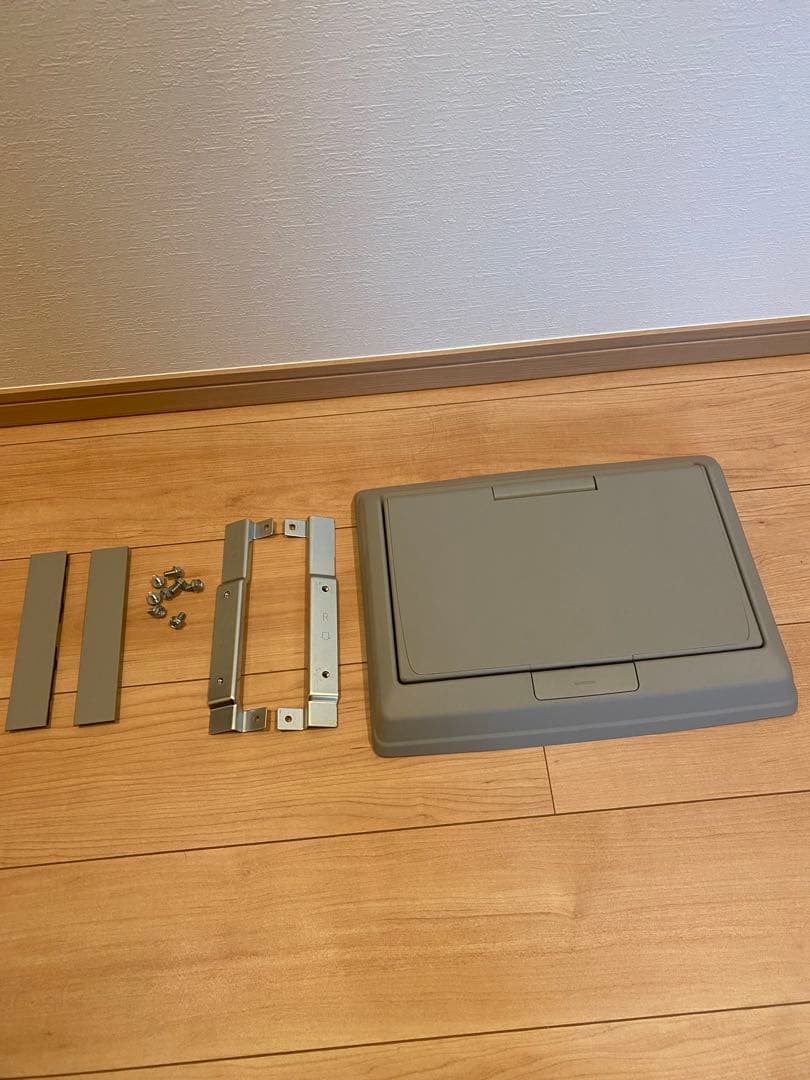 （送料込み）トヨタ純正オプショ　08631-00010-B0 フリップダウン