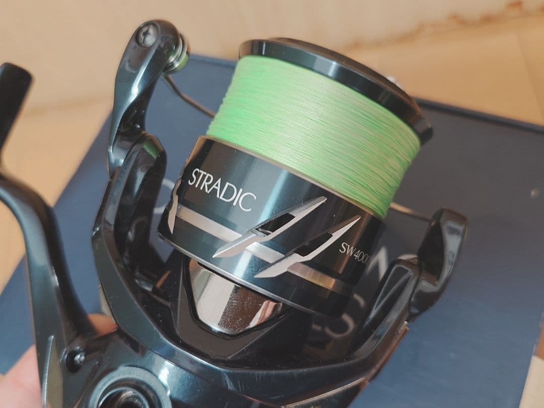 美品★SHIMANO 24 STRADIC SW 4000XG スピニングリール