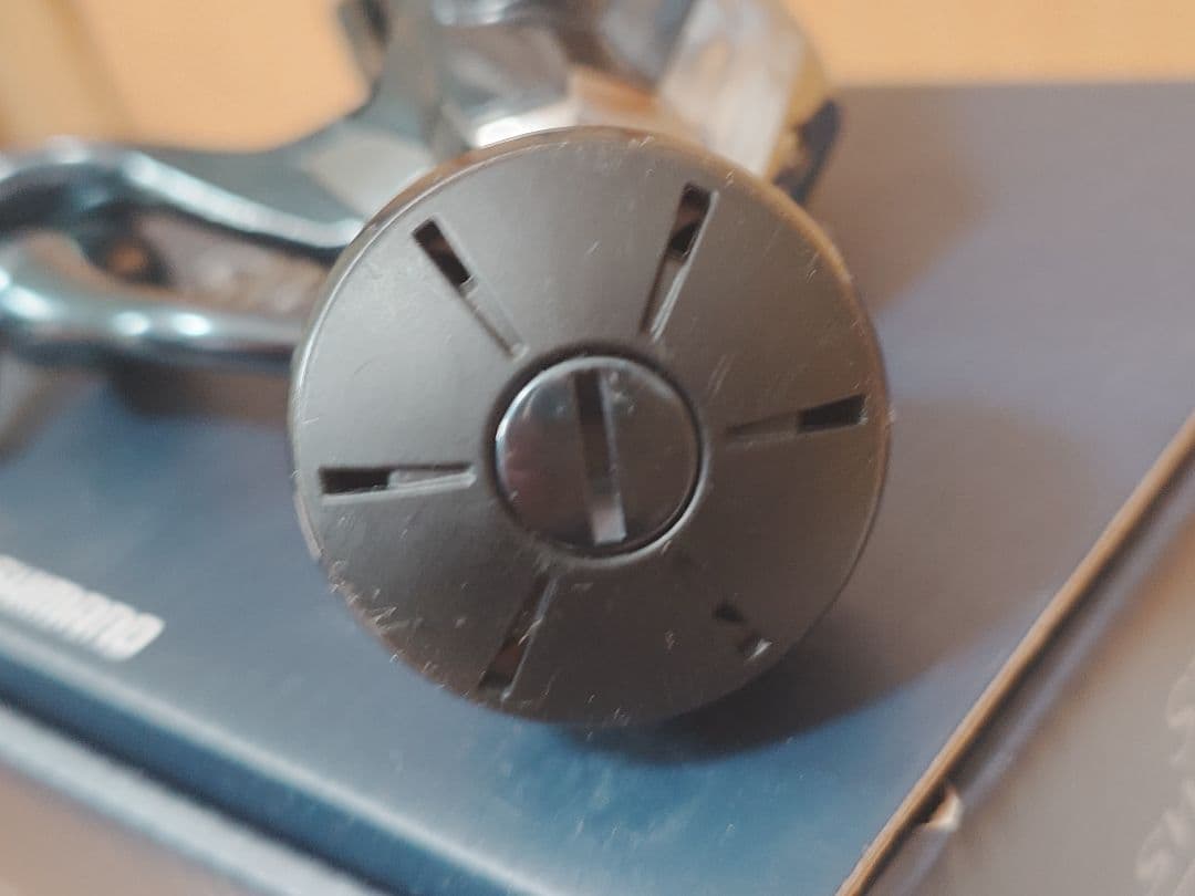 美品★SHIMANO 24 STRADIC SW 4000XG スピニングリール