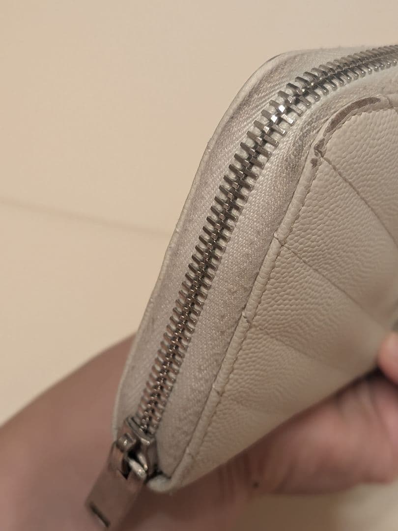 YSL ホワイト キルティング 長財布