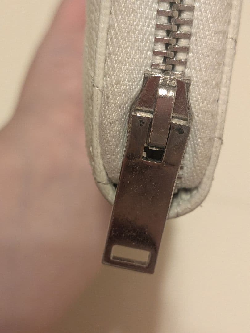 YSL ホワイト キルティング 長財布