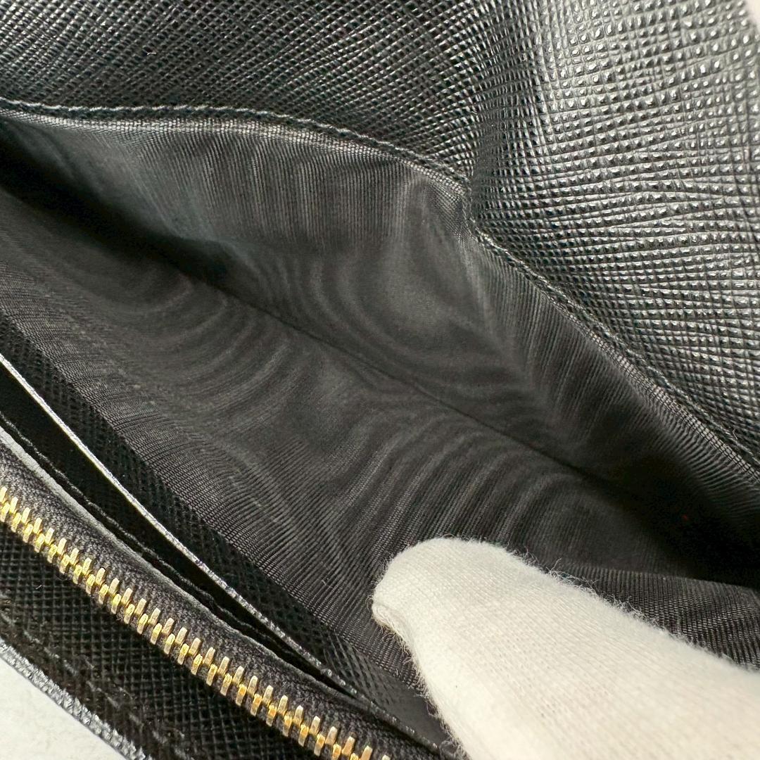 【極美品】PRADA 長財布 三角ロゴ サフィアーノレザー パスケース付き 箱付